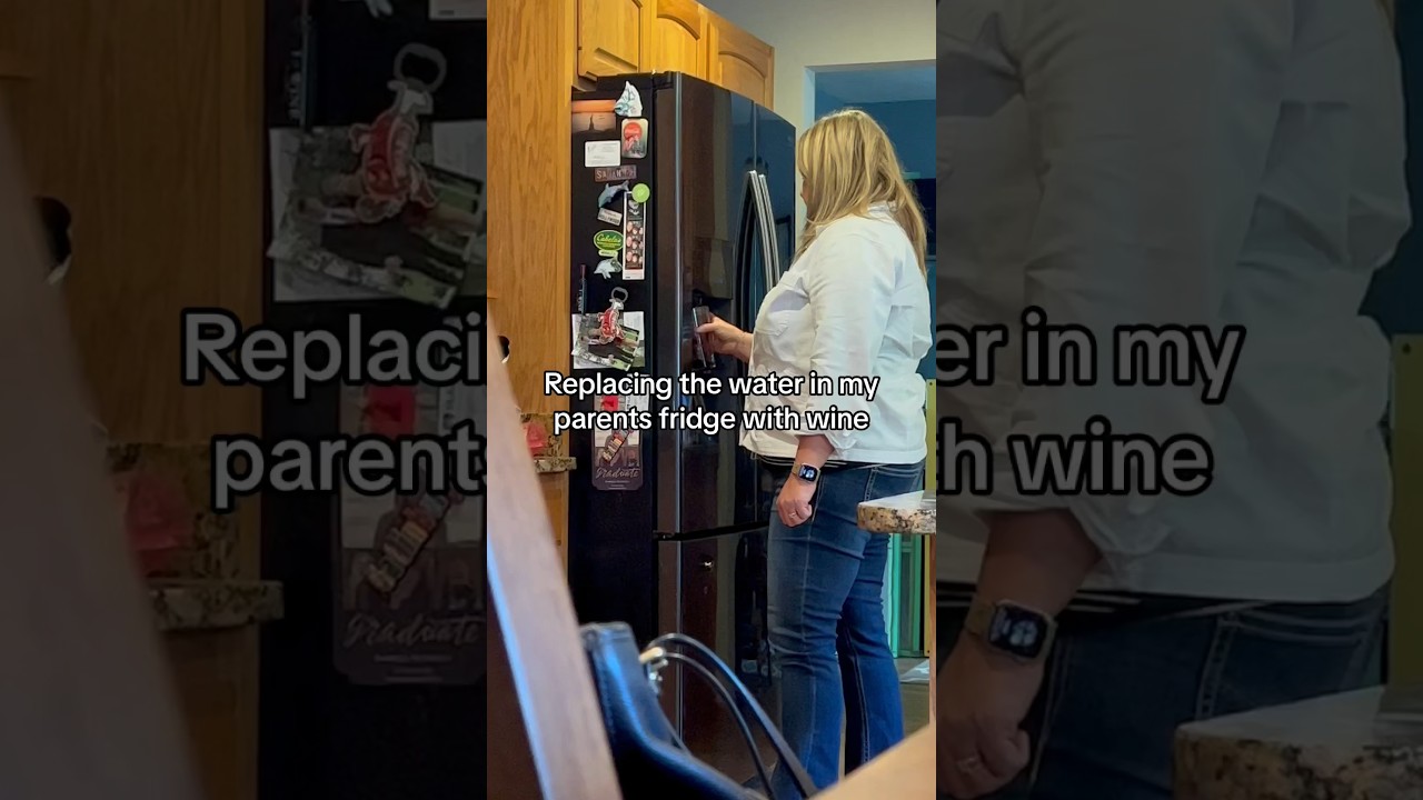 Заменил воду в холодильнике родителей вином.