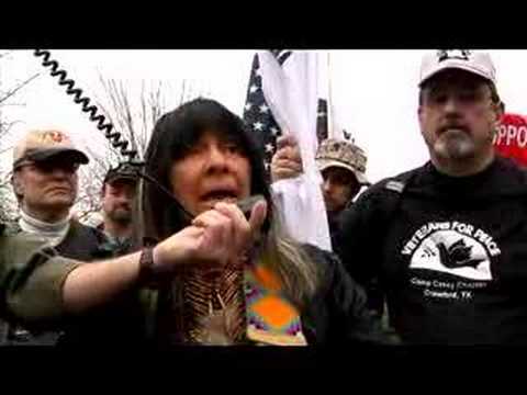 Buffy Sainte-Marie performs "Universal Soldier" fo...