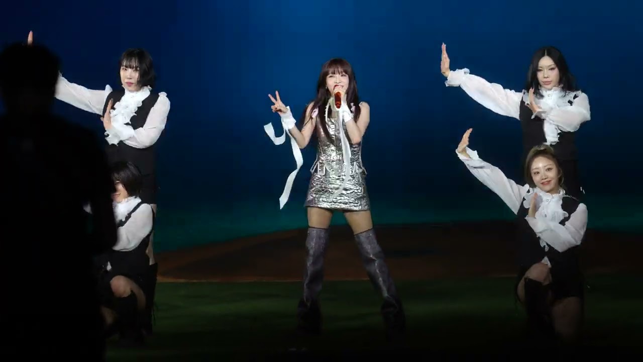 【4K 拍攝】大巨蛋瞬間變演唱會！Dara 經典 2NE1 組曲連發，全場震撼😭 #Dara #SandaraPark #다라 #2NE1