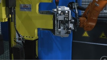 Robotic Clinching Cell