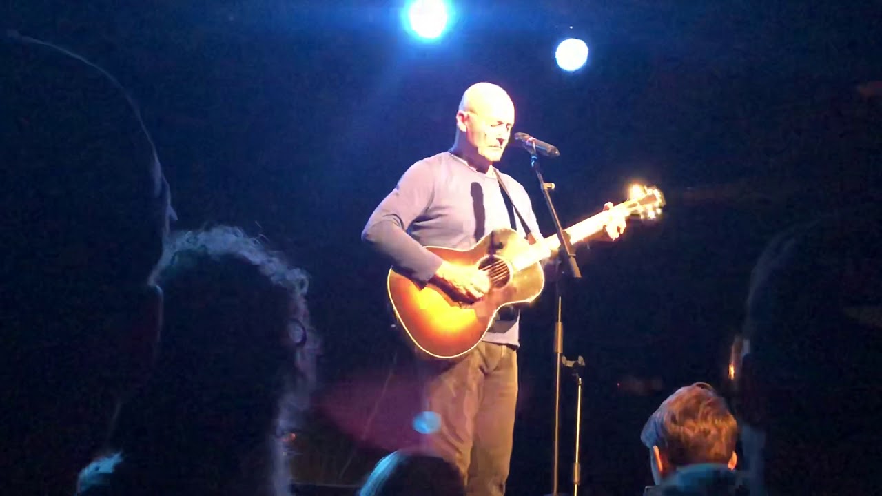 Creed Bratton Singing the Office Finale Song LIVE - YouTube