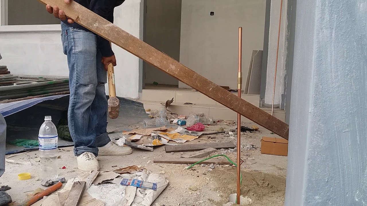 Wireman profesional..Dua sejoli..lagi pasang Grounding ..