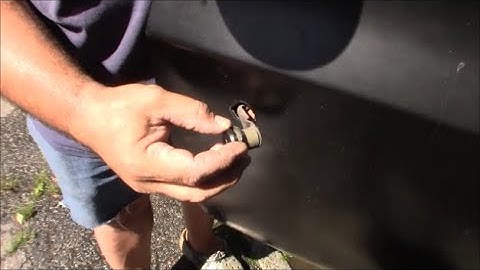 How-To: Removing DOOR LOCK Cylinders Square Body Chevy or GM Truck | C10 K10 K20 K5 1973 - 1991