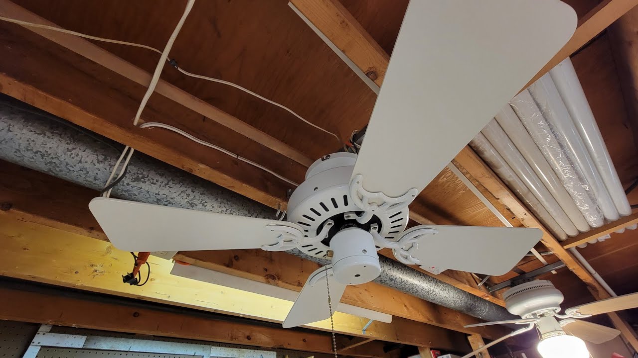 Hunter Bath & Dressing Room 32" Ceiling Fan