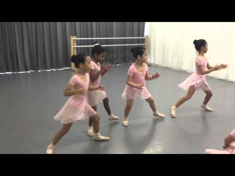 Ballet - Bouncing Ball