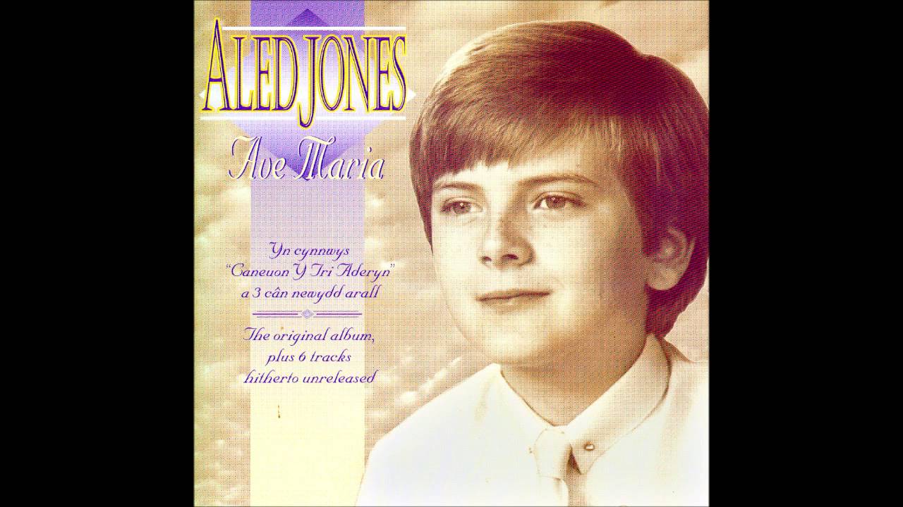 Aled Jones Boy soprano singing Ave Maria (Bach-Gounod)