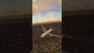 GIANT Airplane UNITED AIRLINES Boeing 777-200ER Landing at DUBAI International Airport shorts