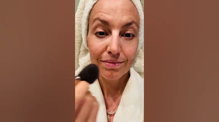 A Simple Travel Carryon Look!! #bronzingpearls to ...