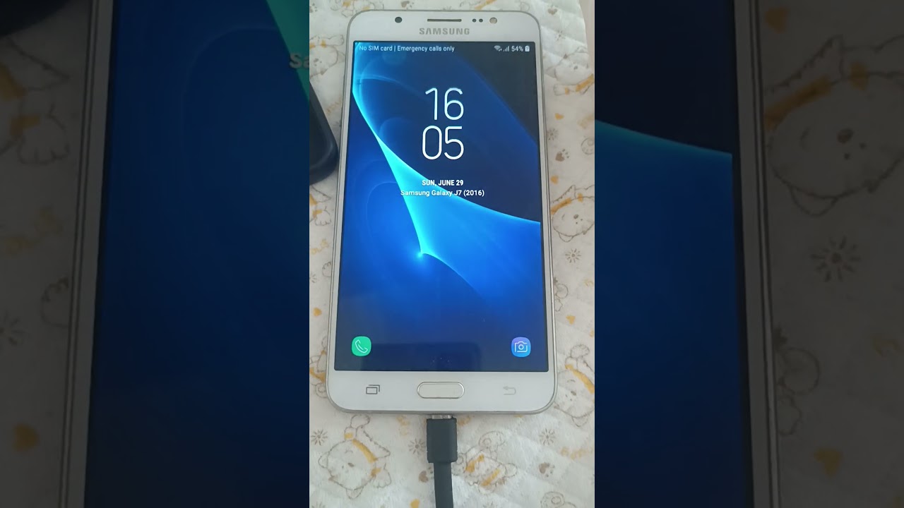 Samsung Galaxy J7 (2016) Charging Screen