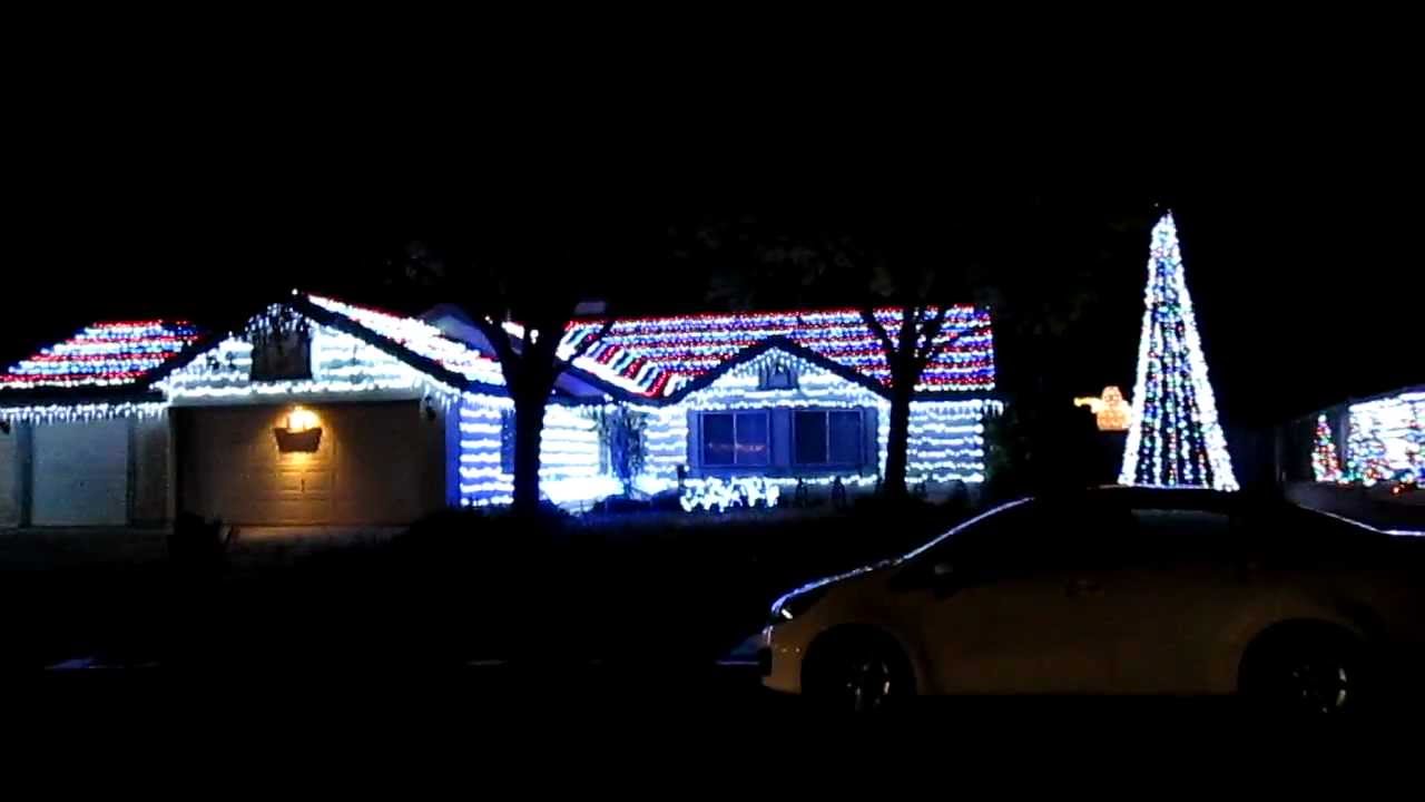 Great Christmas lights in Hemet, CA, musically controlled. YouTube
