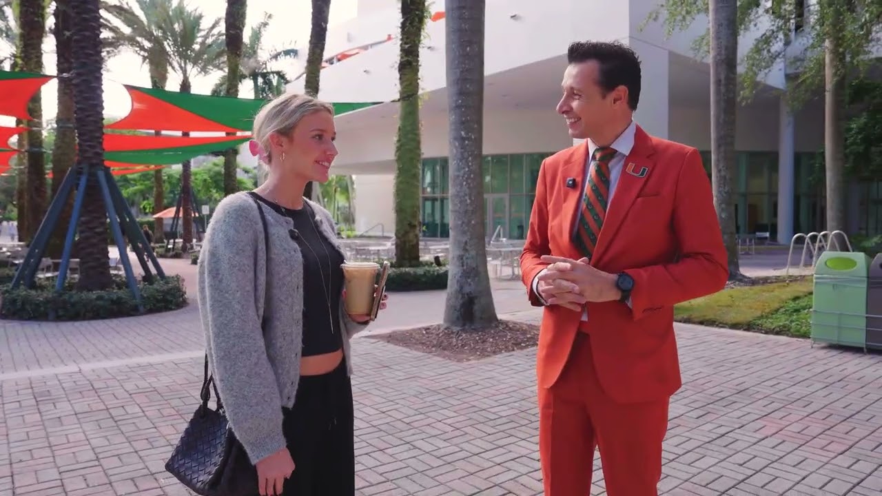 С Днём благодарения | Бизнес-школа имени Герберта в Майами | Университет Майами