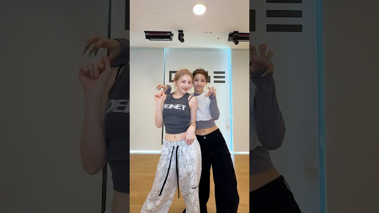 #Crow 🐦⬛ w/ #LEECHAEYEON #이채연 @official_LCY