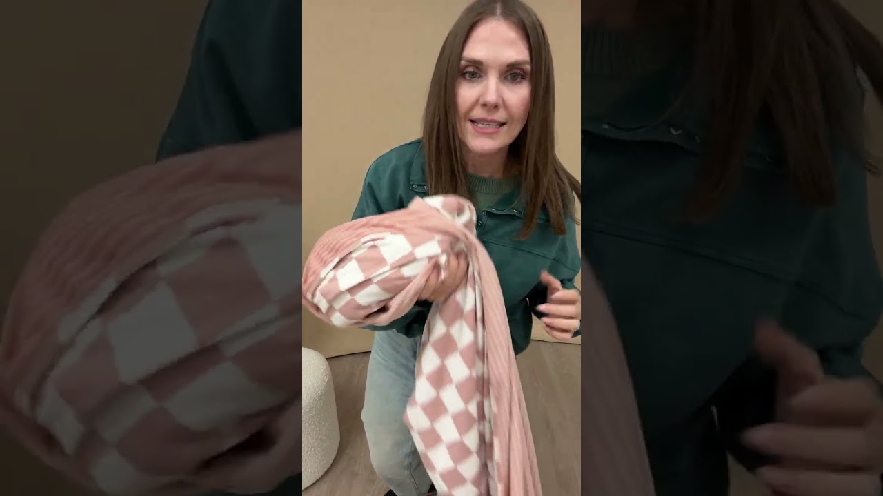 Ваше любимое дорожное одеяло теперь в розовом цвете!