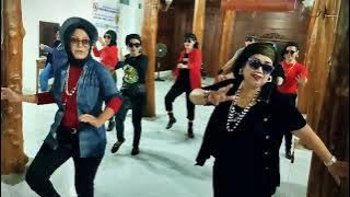 Berkoreo lg  walau lagu lawas ttp melegenda Jarum Neraka  Nicky astria