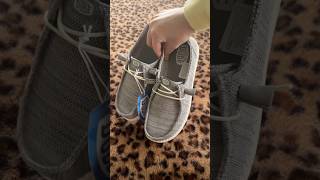 unboxing my favorite go-to shoe from HeyDude! 🩶 #heydude #shoes #unboxing
