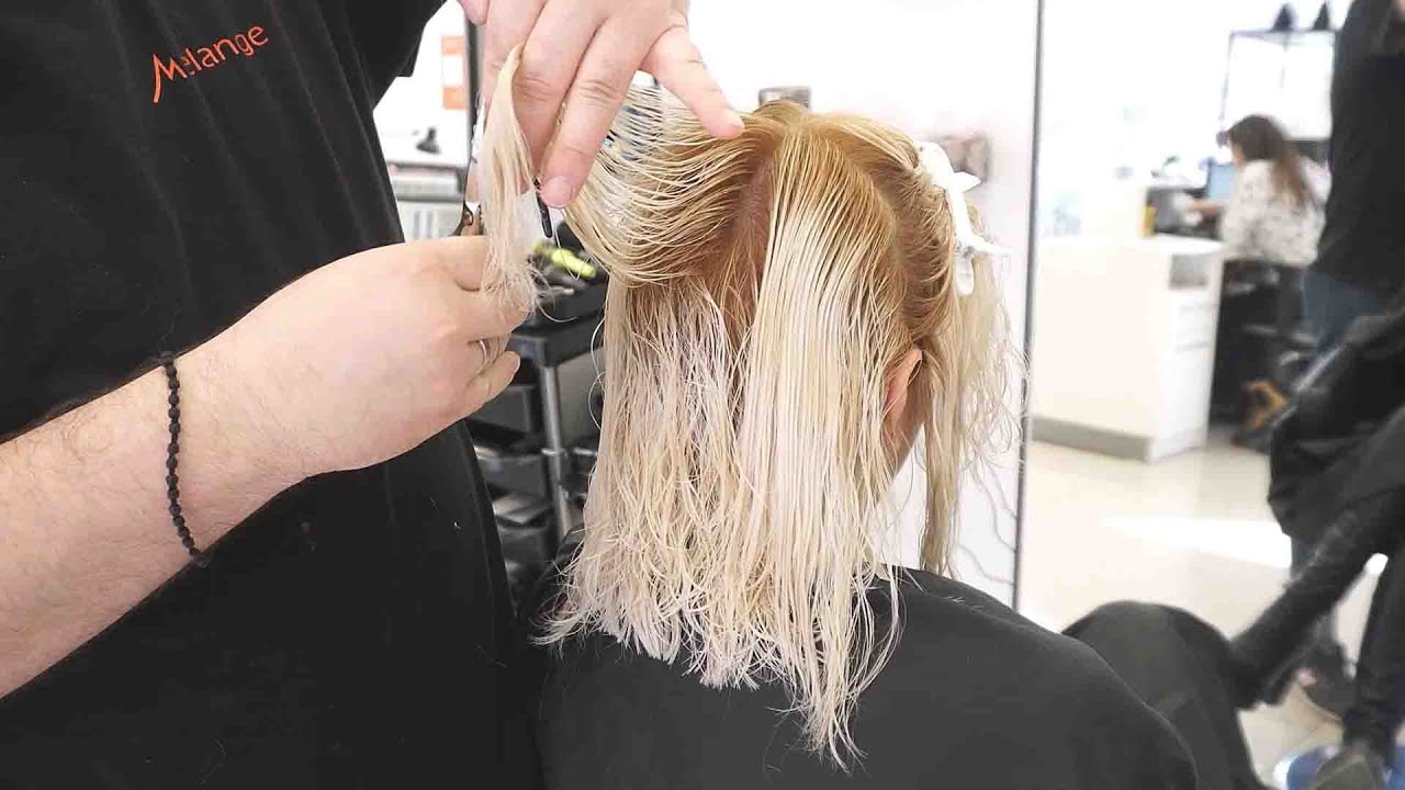 BLONDE LAYERED BOB HAIRCUT FOR WOMEN