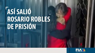 Momento en que Rosario Robles sale de la prisión en la que estuvo tres años