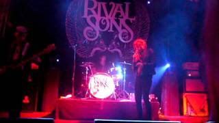 Rival Sons 'On My Way' - London Islington O2 - 10th Nov 2011.wmv