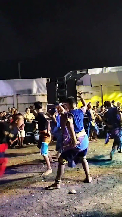 Buka sitik jos jos #jathilan #jaranan #kudalumping #jarankepang #kesurupan