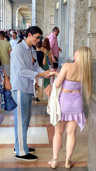 كل الشباب حاولوا مع هاي البنت الأوكرانية ورفضتهم كلهم، بس شوفوا كيف أنا قدرت أكسبها!😉😍