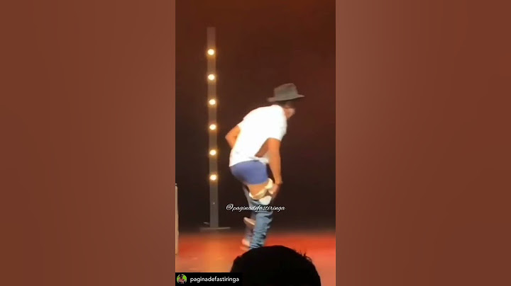 charles tira calça do tiringa ao vivo no show 😂😂😂
