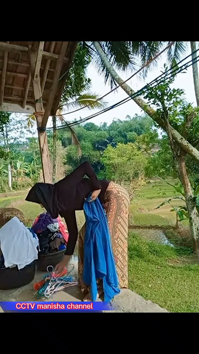 GADIS DESA LAGI JEMURIN BAJU//manisha channel