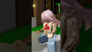 ¡UN MAFIOSO TURBIO SE OBSESIONÓ CONMIGO EN BROOKHAVEN! PT3 #roblox #brookhaven #shorts #berry
