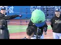 空中くるりんぱを見事に成功させた塩見泰隆さん（ファン感謝デー2024）