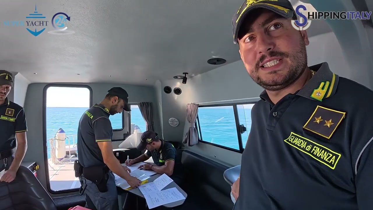 SHIPPING ITALY a bordo con il ROAN della Guardia di Finanza