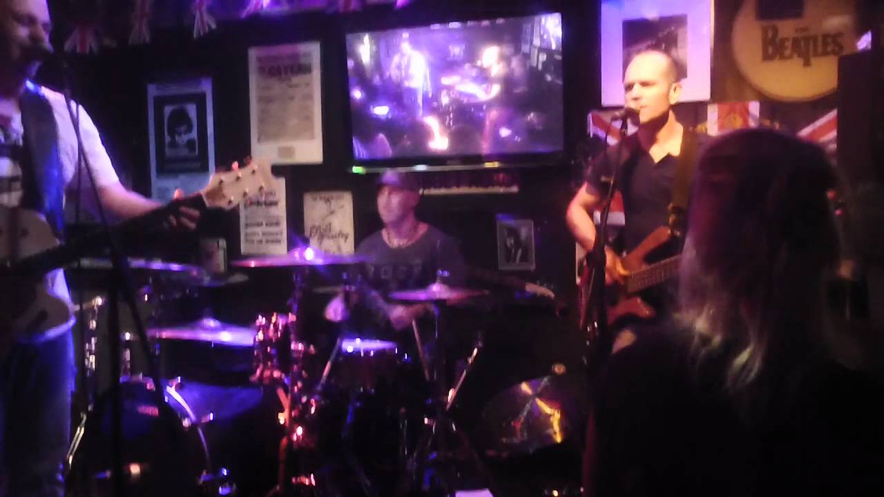 nevermind rock band i fought the law live at the horns watford