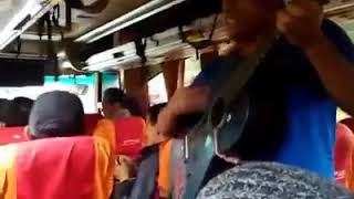 Viral!!! [detik-detik] Lagu Sambalado Pengamen Bis