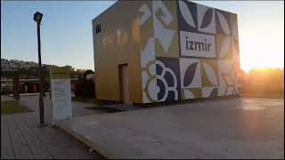 Konak Meydaninda Gezi̇yoruz Türki̇ye