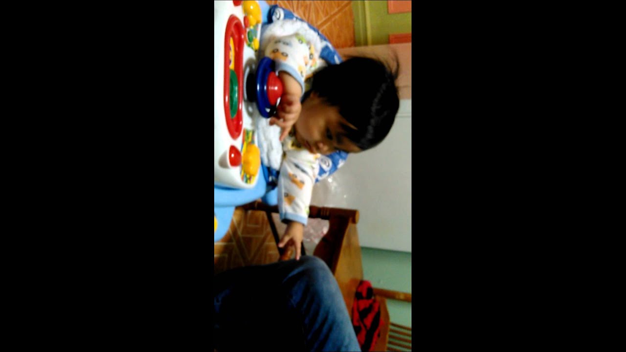 muñeca con andadera