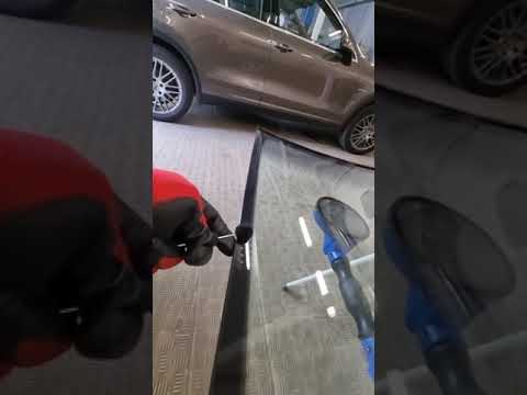 Замена лобового стекла Porsche Cayenne 2014