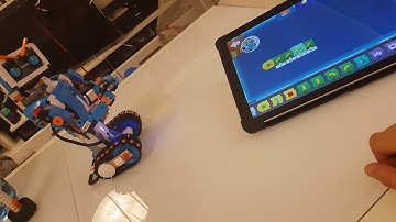 Lego Boost Move Hub problem, example 4, Vernie rotating on his tracks