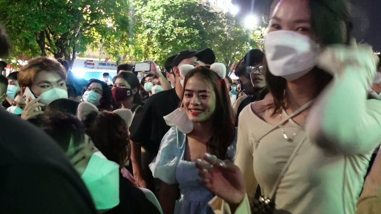 越南人怎么跨年？一起看看胡志明市2021——2022年元旦阮惠步行街举行的跨年演唱会