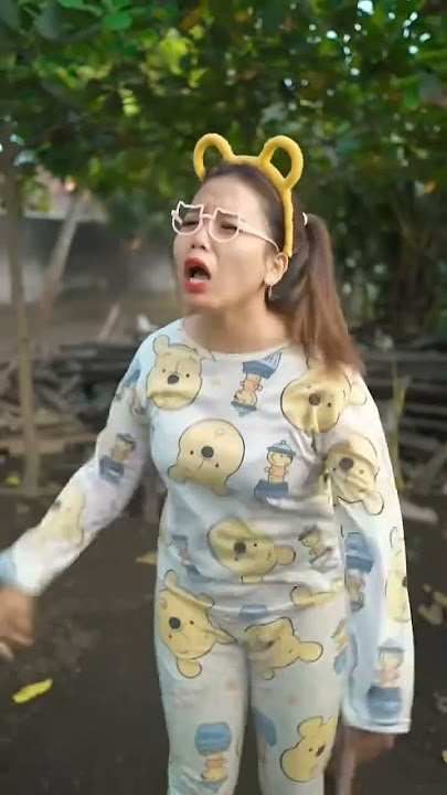 Emak lagi tidur di kursi #lucu #comedy #funny #tipeketawa #ngakak #komedi