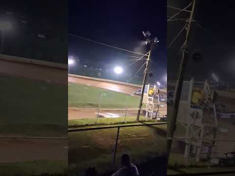 Saturday night dirt racing at Wartburg Speedway #dirtrace