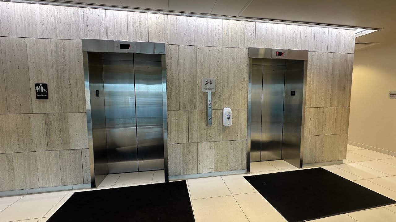 Elevators at the 1000 gama building.