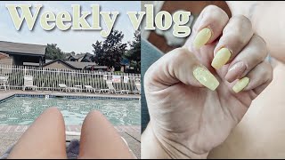 WEEKLY VLOG | new nails, finally getting my hands on some sephora exclusives & pool day