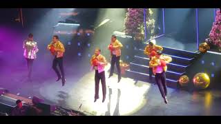 DANCING FOR THE HOLIDAYS - DEREK & HAYLEY HOUGH. Boston. Wed Nov 6th,2024. (By Sam G).