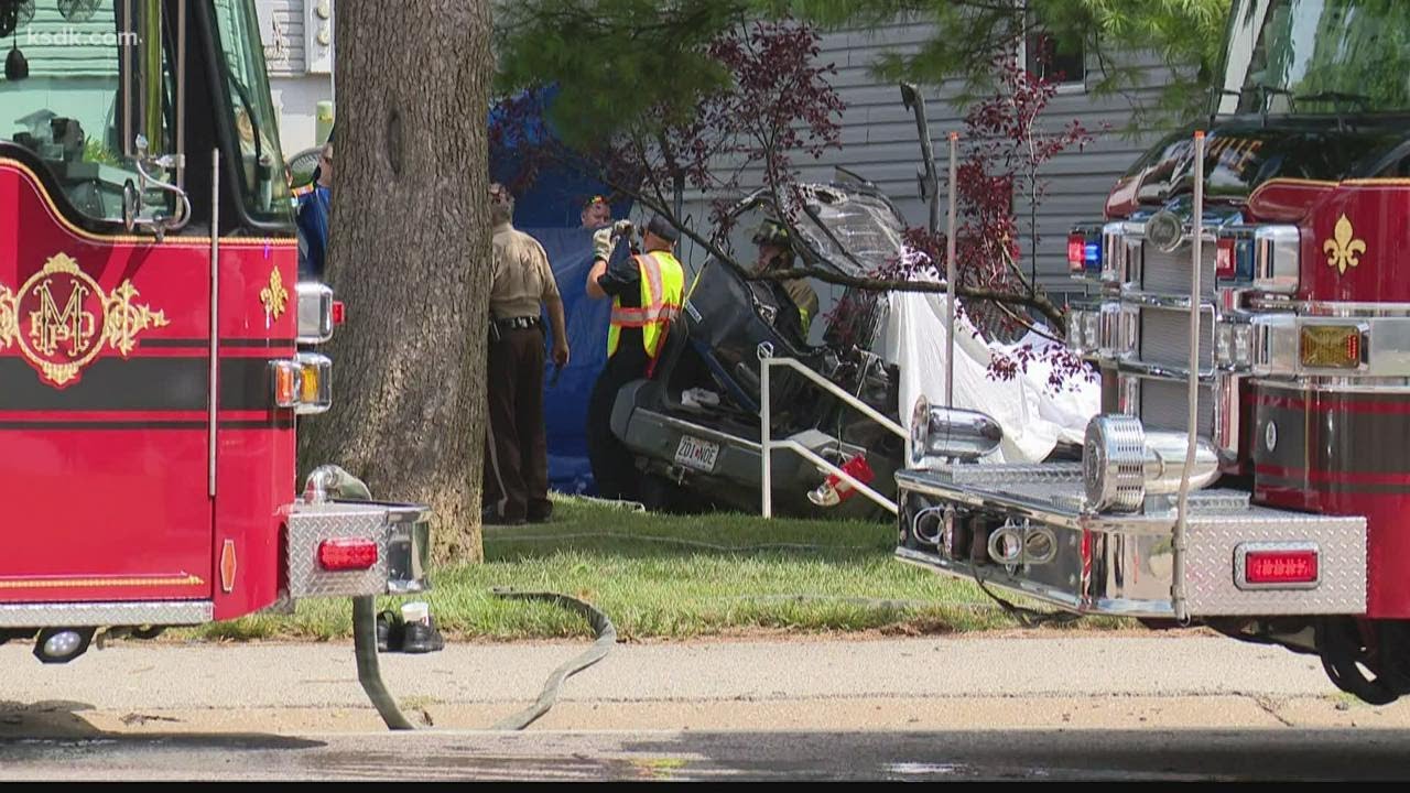 South St. Louis County crash leaves 2 dead - YouTube