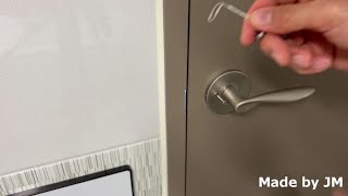 How to escape if you are stuck in the bathroom (using bathroom materials)