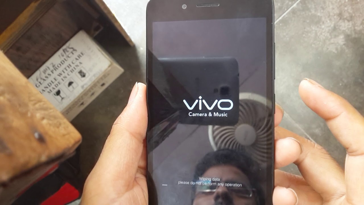 Как разблокировать vivo если забыл. Vivo 1606. Телефон Виво 1606. Vivo Camera and Music прошивки. Vivo телефон 1 камера.