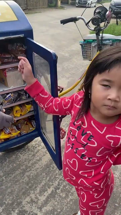 EVELINE BELI SARI ROTI KELILING #shorts #sariroti #viral