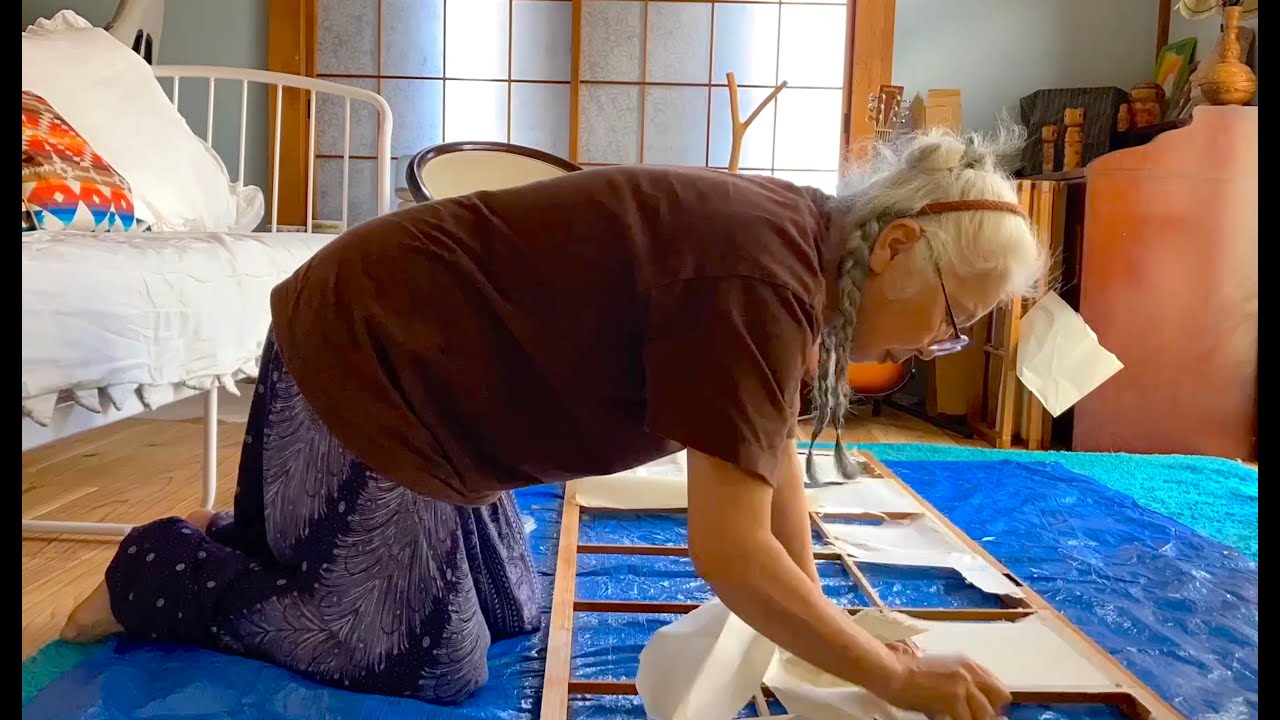 ボロボロの障子をモダンに張り替え完成！卓上精米機活用してます。