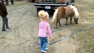 Felo y Angy con el Pony