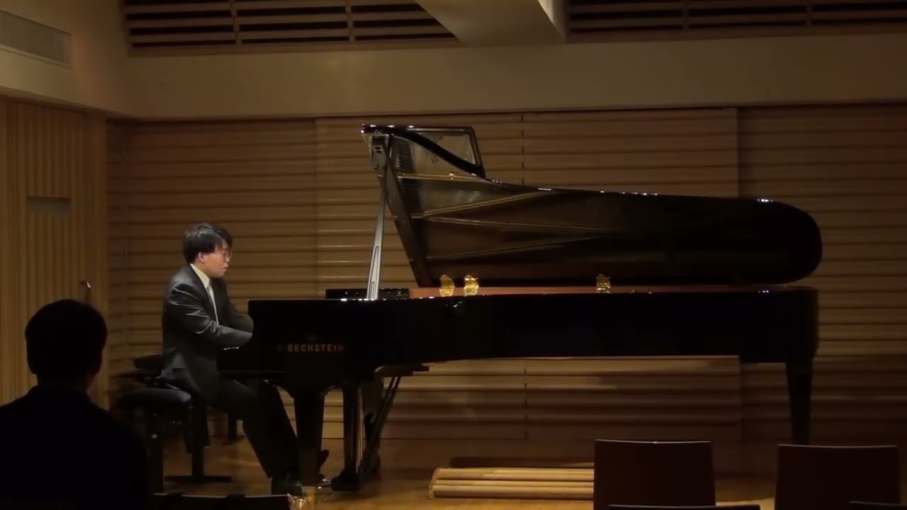 バッハ/トッカータ BWV 914、 シマノフスキ/4つのエチュード 第1番 Op