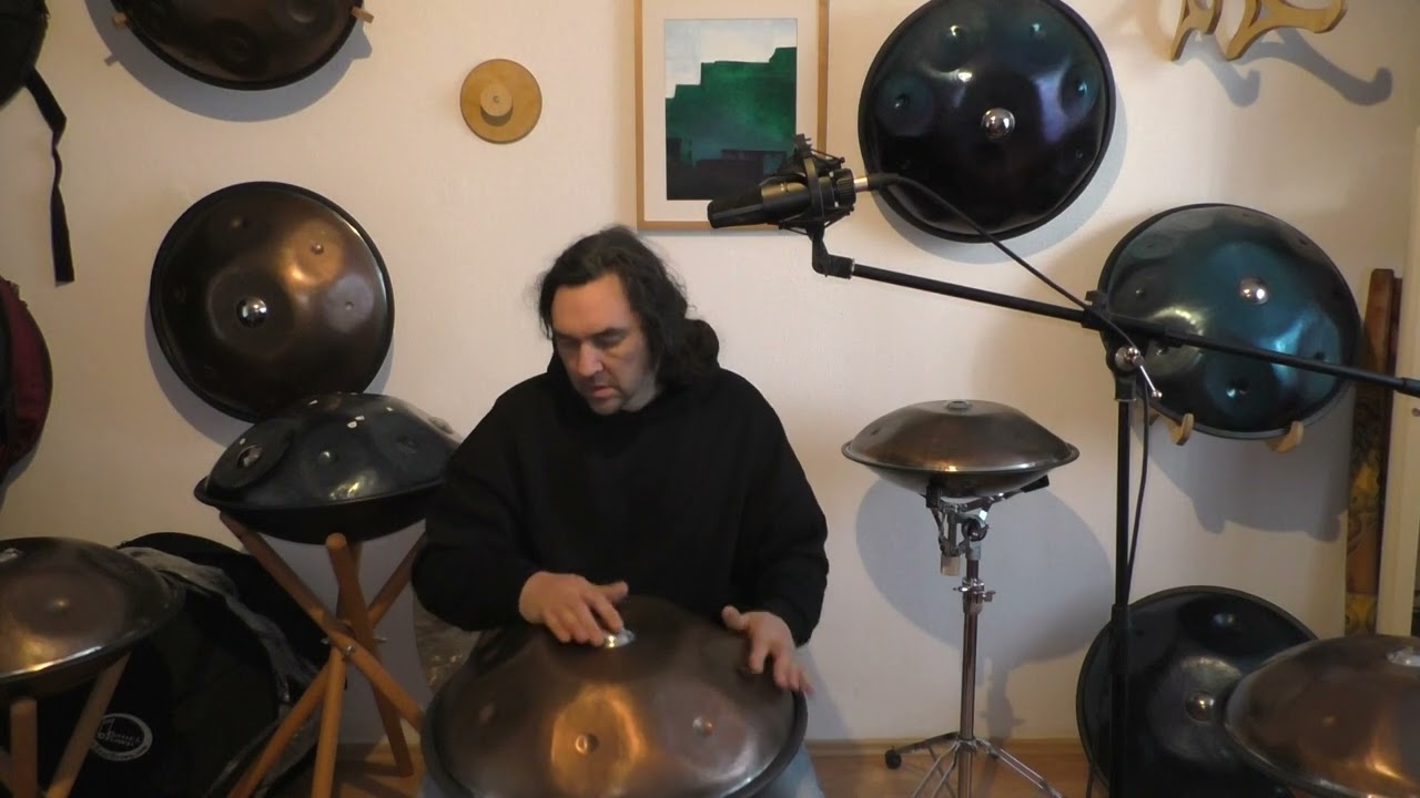 A Moll Edelstahl Baur&Brown Handpans