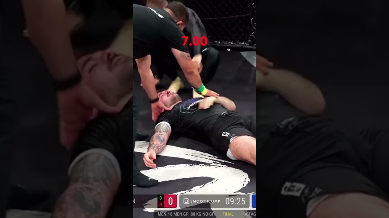 Worst ref stoppage in grappling history? Tap, Snap AND Nap!? 